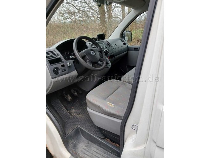 Ansicht 2 Fahrerkabine (Fahrerseite)