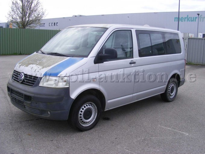 Front und linke Fahrzeugseite