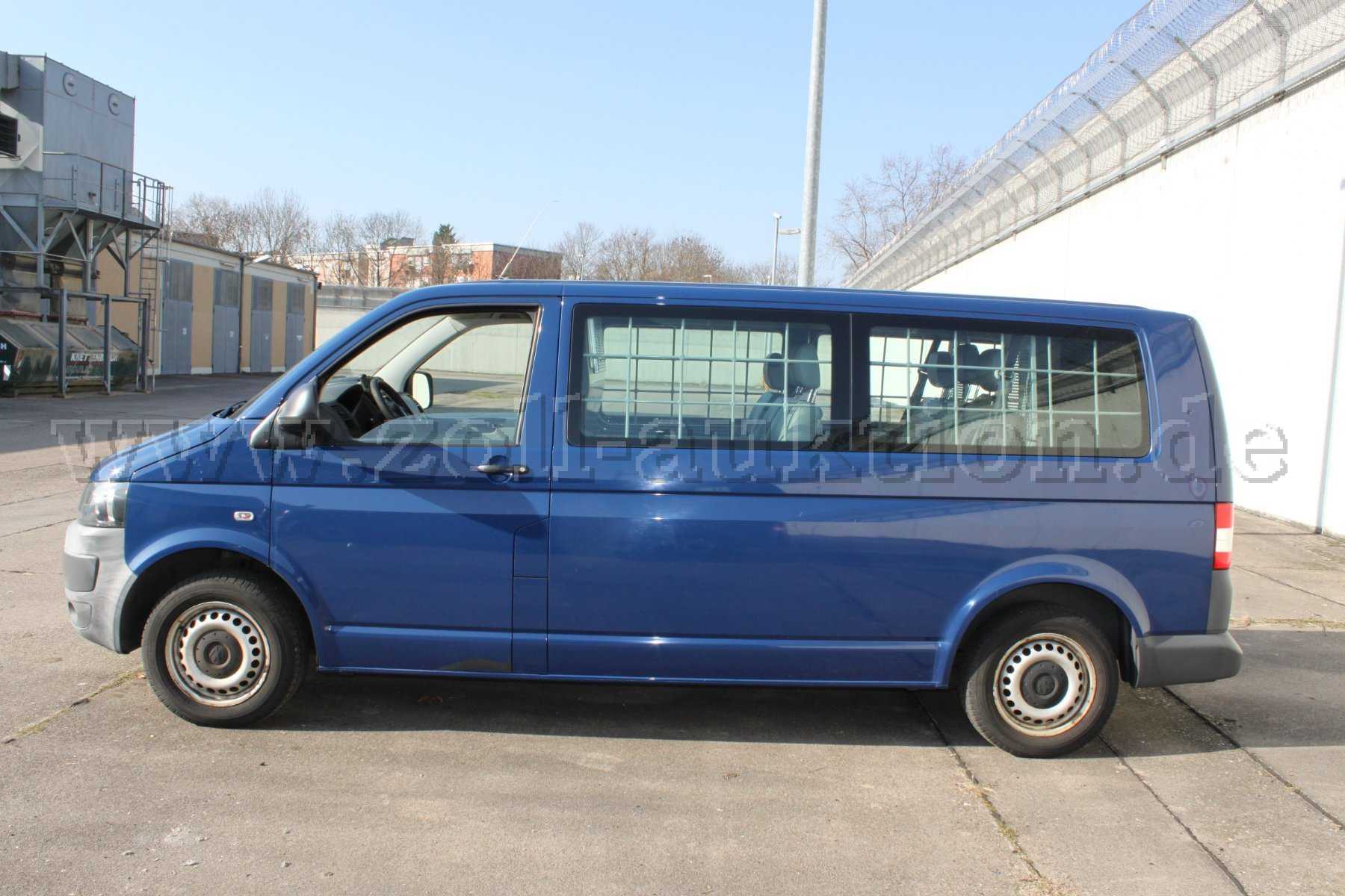 1 VW Transporter T5 2.0 TDI, buiten gebruik