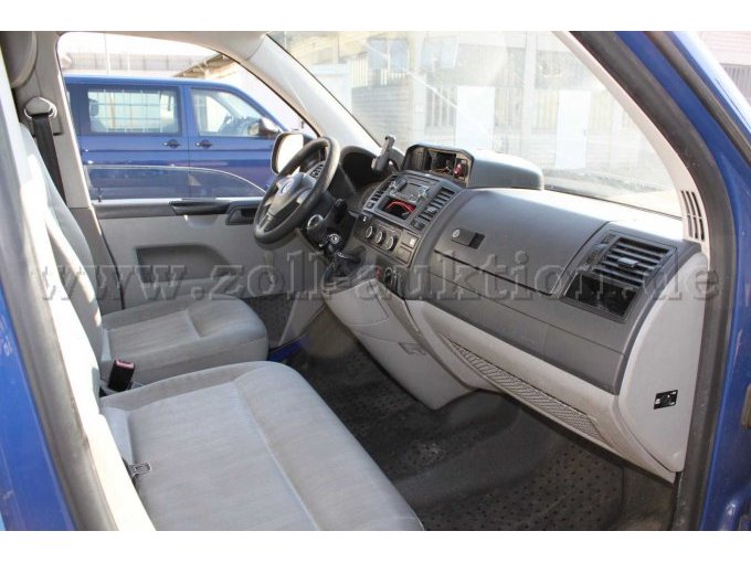1 VW Transporter T5 2.0 TDI, buiten gebruik gesteld – foto 9 – kavel bij Zoll-Auktion, Mannheim