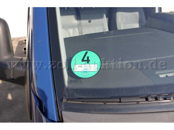 1 VW Transporter T5 2.0 TDI, buiten gebruik gesteld – foto 5 – kavel bij Zoll-Auktion, Mannheim