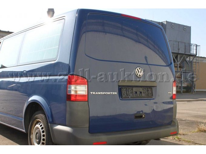 1 VW Transporter T5 2.0 TDI, buiten gebruik gesteld – foto 10 – kavel bij Zoll-Auktion, Mannheim