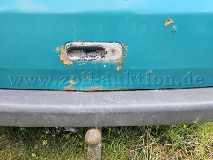 Detailansicht Kofferraumgriff mitr Rost