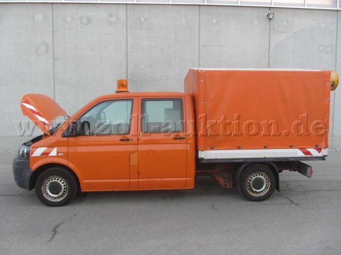 VW T5 DoKa mit Pritsche und Planenaufbau, Ansicht von links
