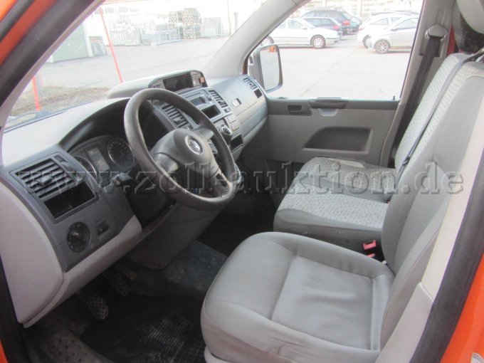 VW T5 DoKa, Fahrgastraum von links