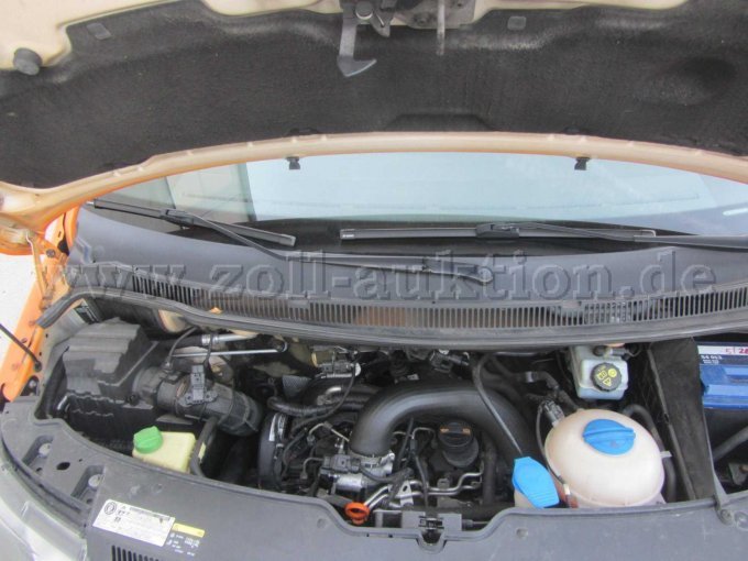 VW T5 DoKa, Ansicht Motorraum