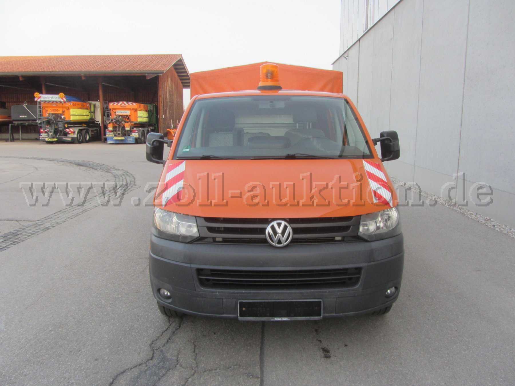 VW T5 DoKa mit Pritsche und Planenaufbau, von vorne