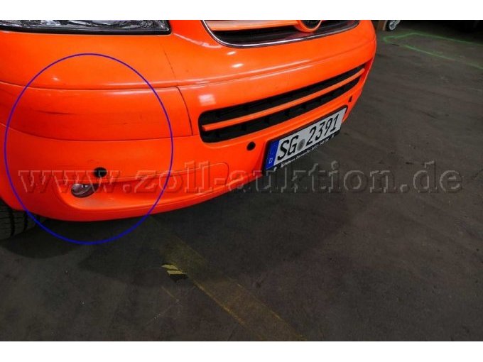 Ansicht Schleifspuren an dem Frontstoßfänger rechts