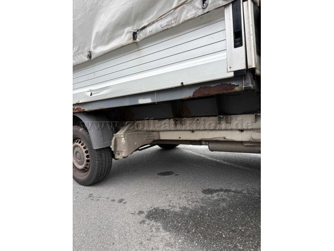 Roststellen und Beschädigungen rechte Seite