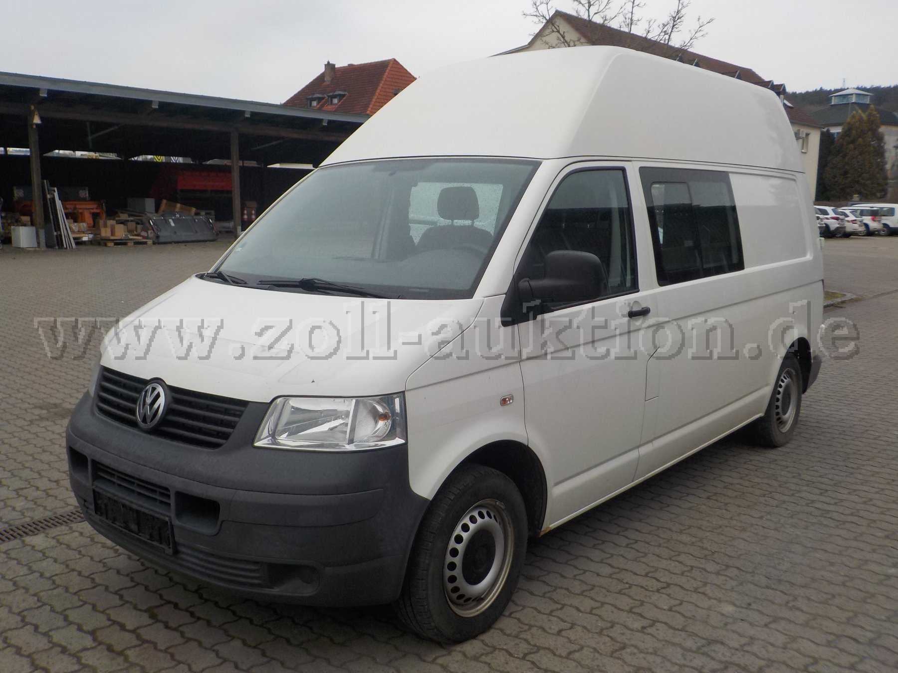 Front- und Seitenansicht Transporter