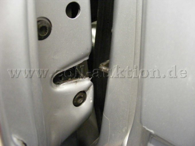 Schaden Türverriegelung vorne links