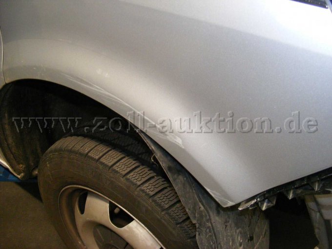Schaden Kotflügel vorne rechts