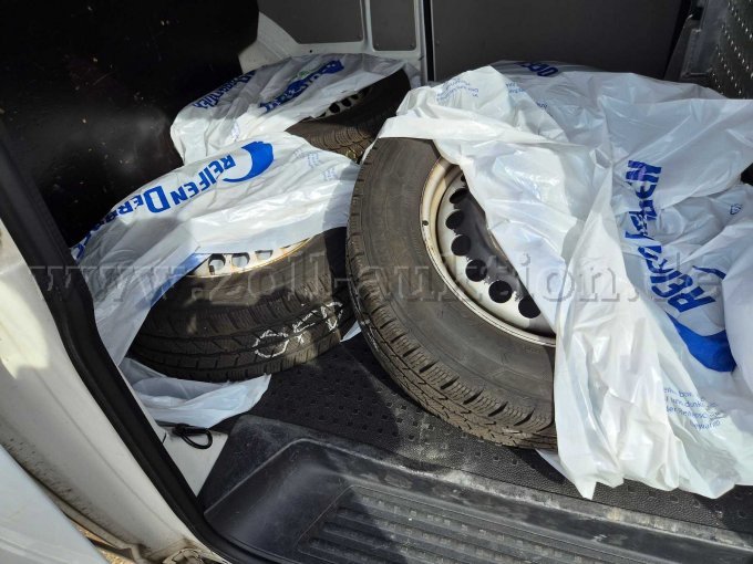 1 VW Transporter TDI T 6 lang, knutselauto – foto 6 – kavel bij Zoll-Auktion, Karlsruhe