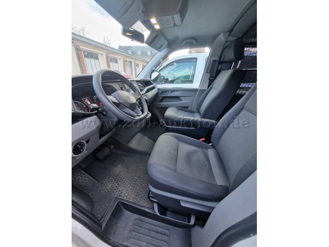 Fahrerraum Innenansicht 2