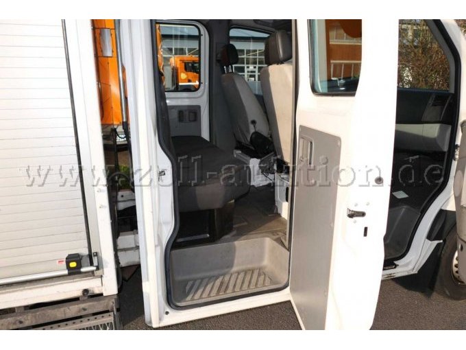 Fahrgastraum hinten / Ansicht von rechts