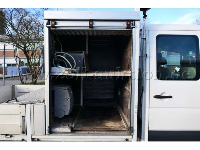 Aufbau Gerätebox geöffnet / Ansicht von rechts