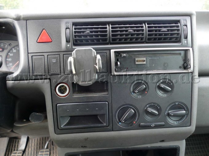 1 VW Transporter (manipulierte FIN)Teileträger – foto 6 – kavel bij Zoll-Auktion, Dresden