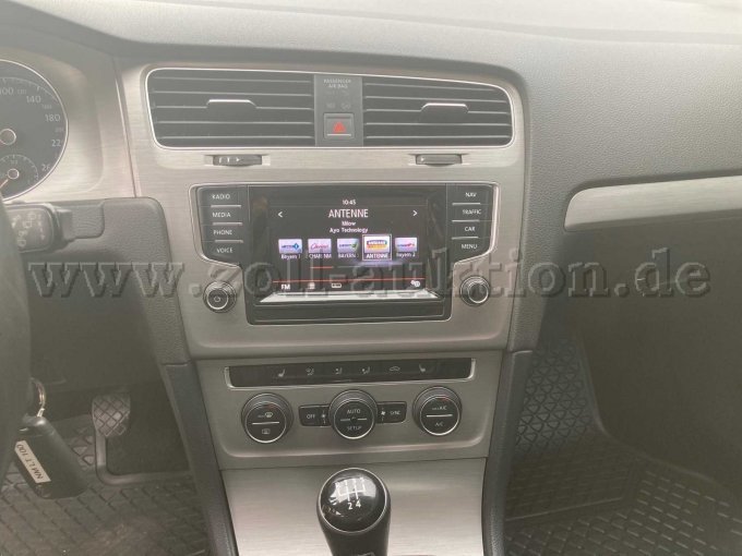 Ansicht Armaturenbrett (Fahrzeuginnenraum)