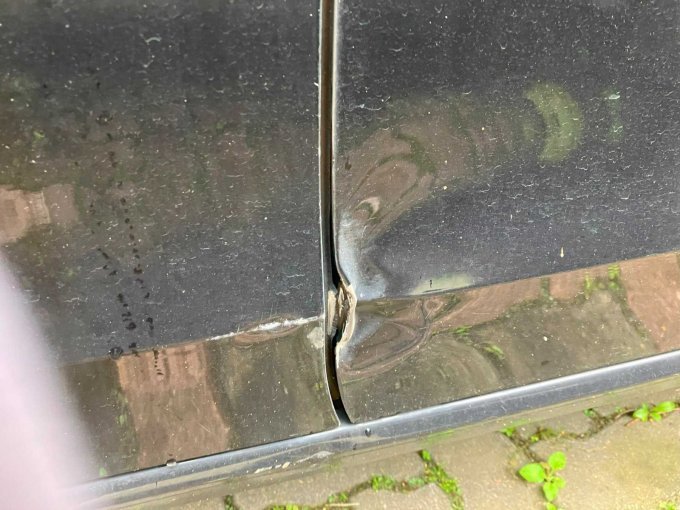 Beschädigung Fahrerseite