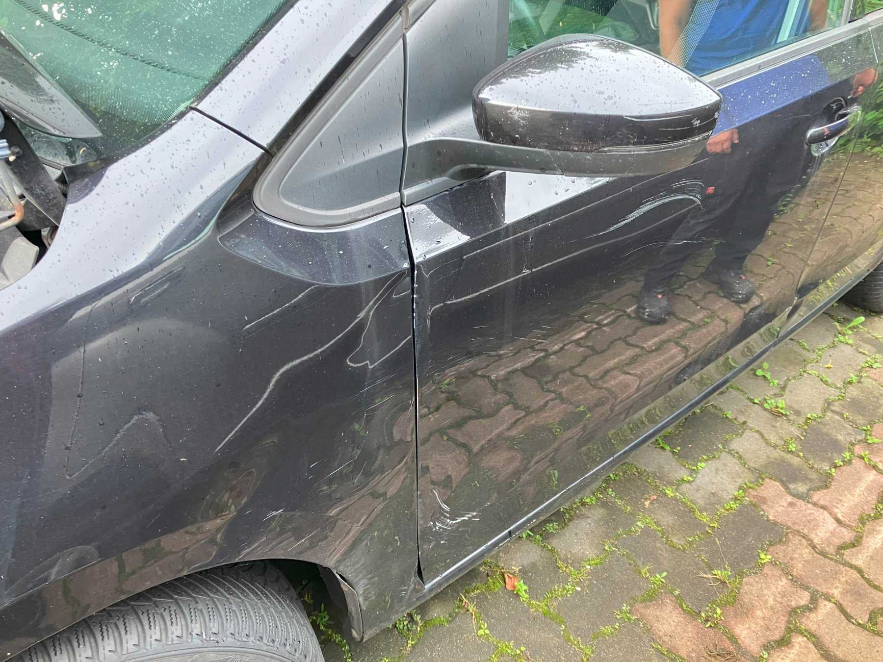 Beschädigung Fahrerseite