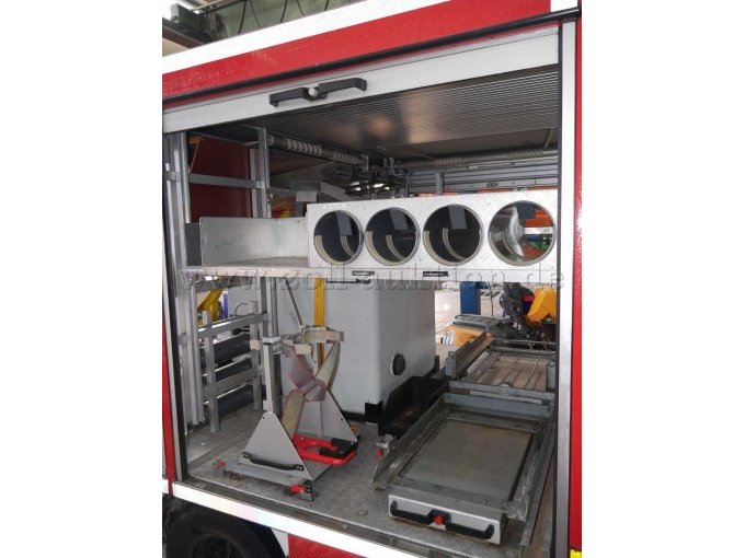 Geräteraum seitlich