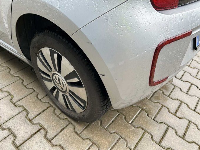 Schaden Stoßfänger hinten