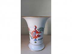 Seitliche Vasenansicht mit rotem Drachen