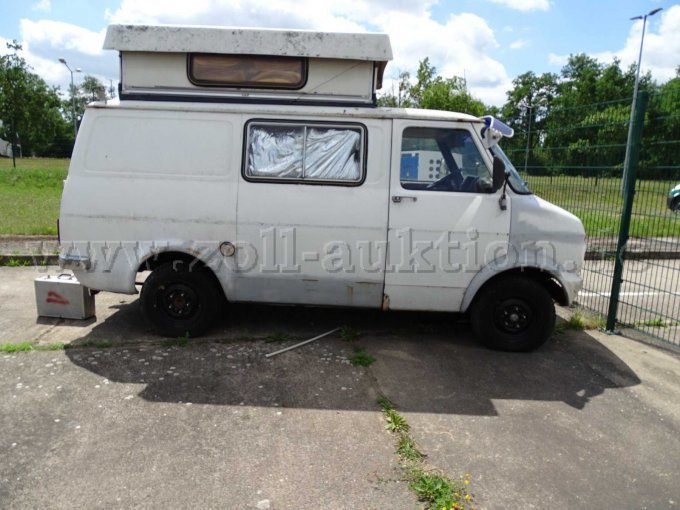 Vauxhall Bedford Blitz Wohnmobil Gesamtansicht von der linken Seite