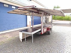Verkaufsanhänger komplett aufgeklappt