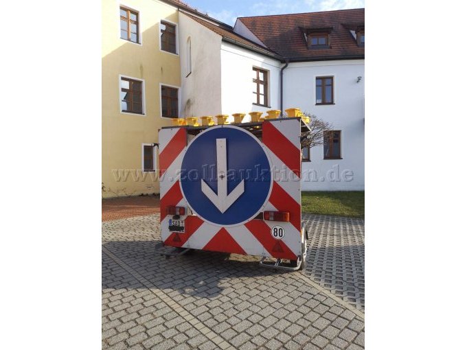 Hinten eingeklappt
