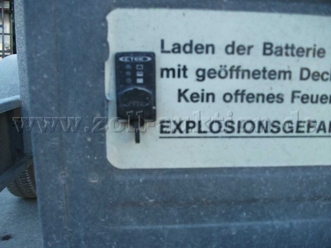 Ansicht Ladeanschluss mit Batterie Ladezustandsanzeige