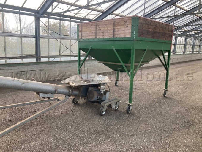 Aufgabetrichter mit Tandemfahrwerk, Riementrieb und Elektromotor