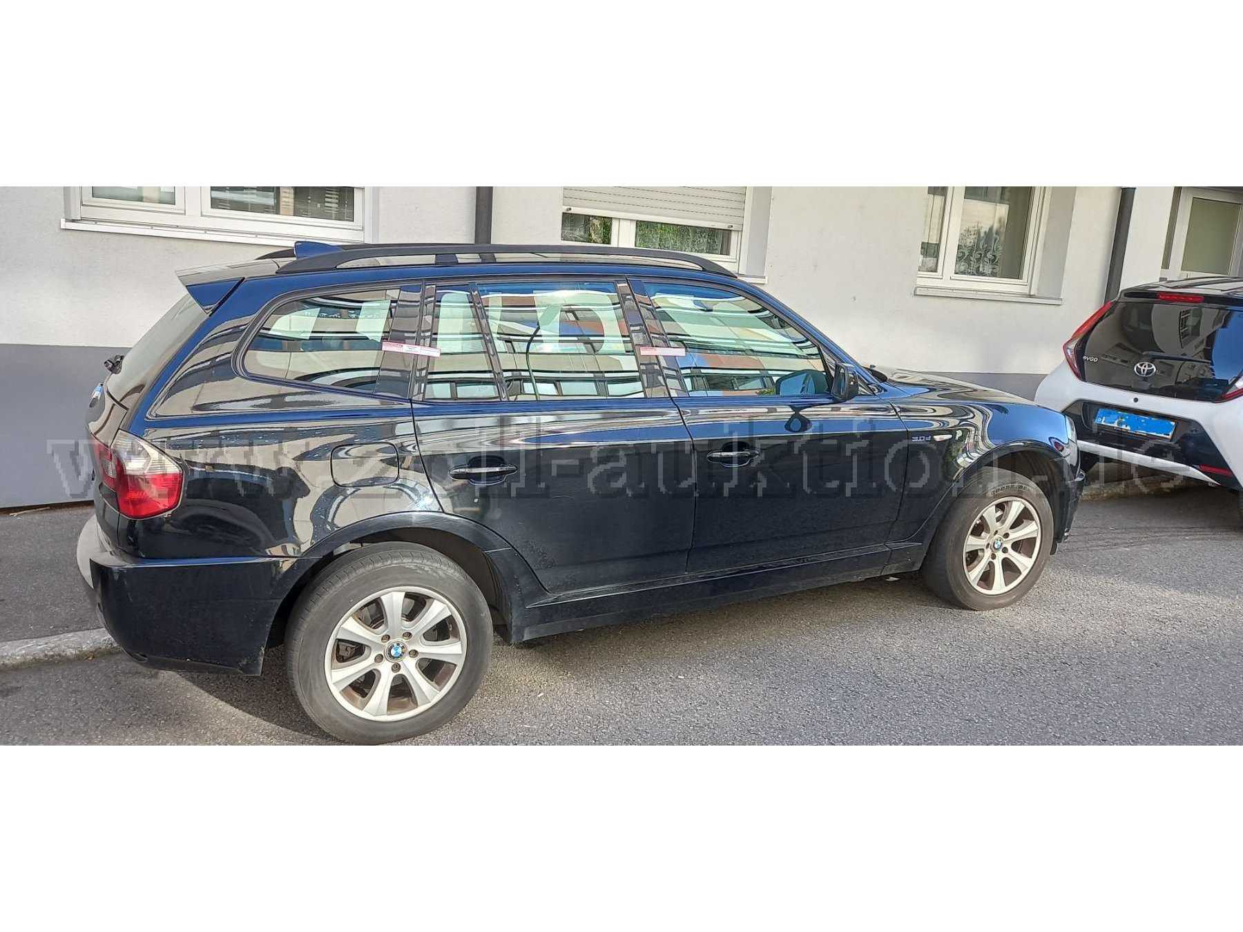 Fahrzeug rechte Seite