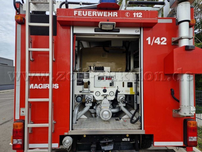 1 Veiling van een brandweerwagen LF 8/6 Iveco Magirus – foto 4 – kavel bij Zoll-Auktion, Schiffweiler