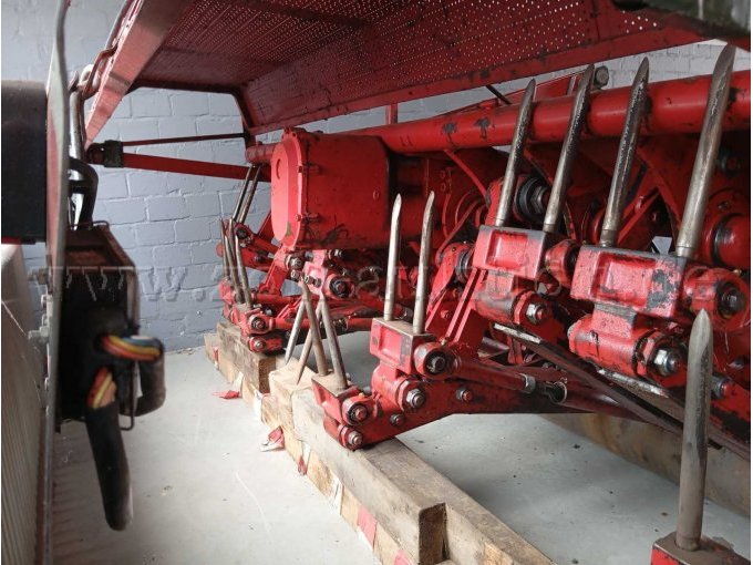 Verti-Drain (Heckansicht 2)