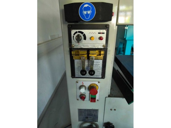 Vertikalbandsäge Saw King Industry Co., Ltd.; Bedienfeld