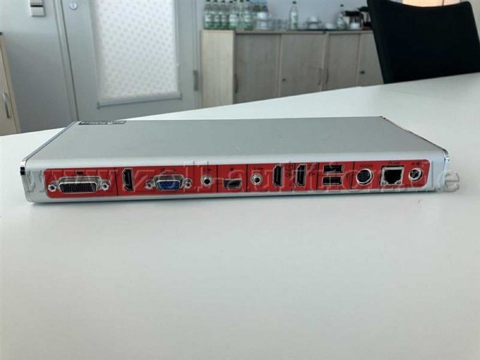 1 videoconferentiesysteem van Polycom met een Sharp PN-H701-monitor van 70 inch – foto 9 – kavel bij Zoll-Auktion, Berlin