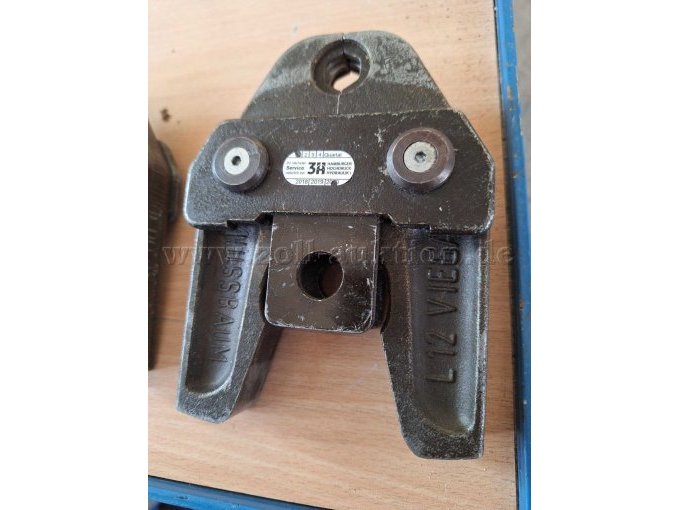 Pressbacke L12
