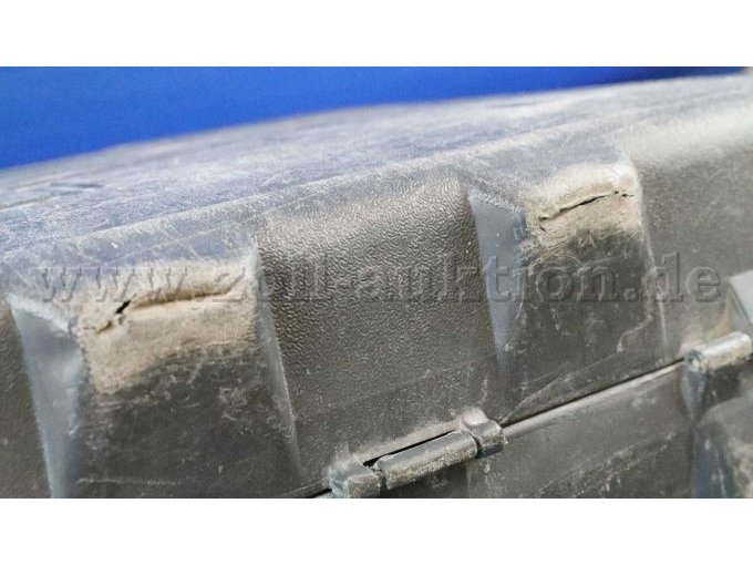 Beschädigung Unterseite Koffer