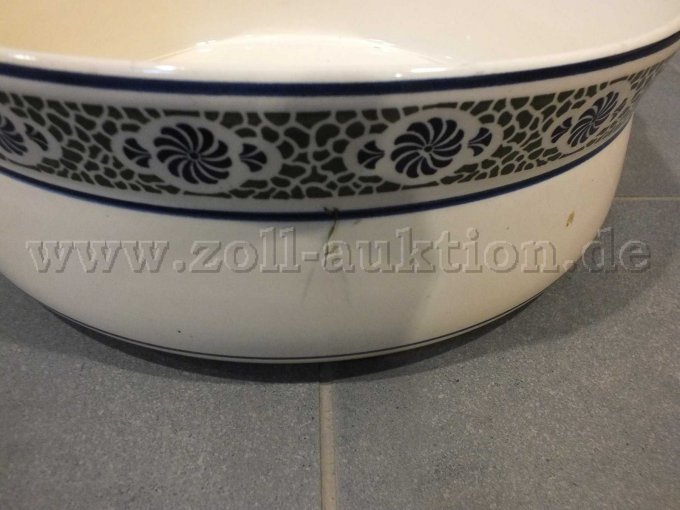 Detailaufnahmeumlaufende Band mit den blau-grünen, stilisierten Blütenrad-Motiven
