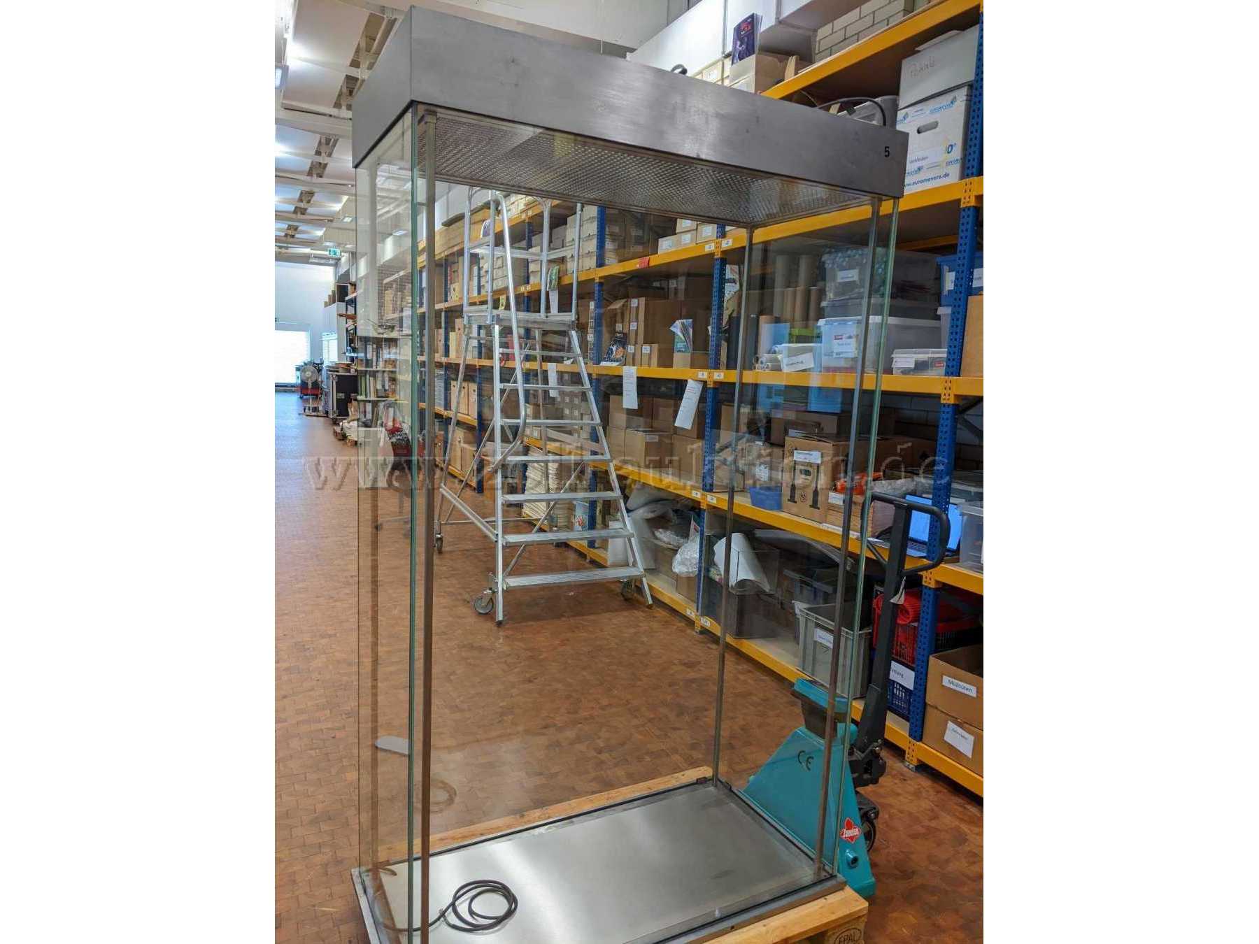 Gesamtansicht Vitrine Nr. 5
