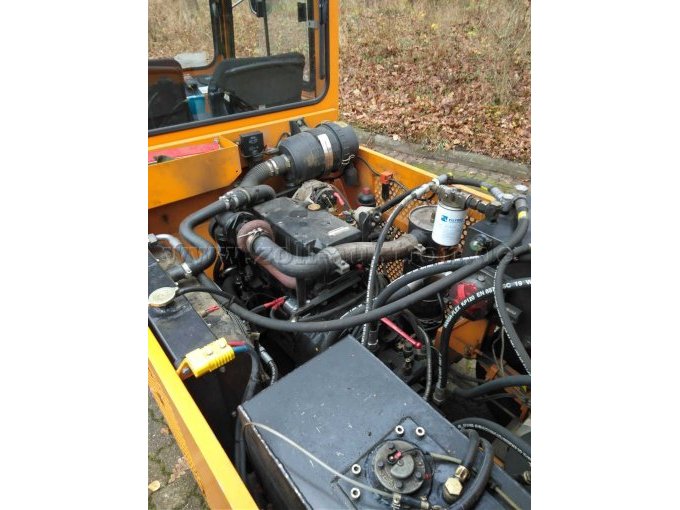 Motorraum 3