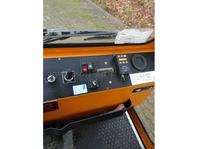 Cockpit 3