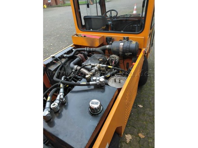 Motorraum 1