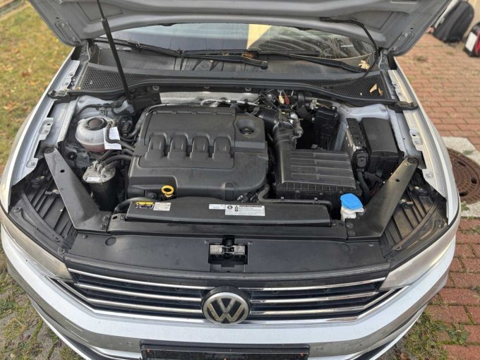 geöffneter Motorraum