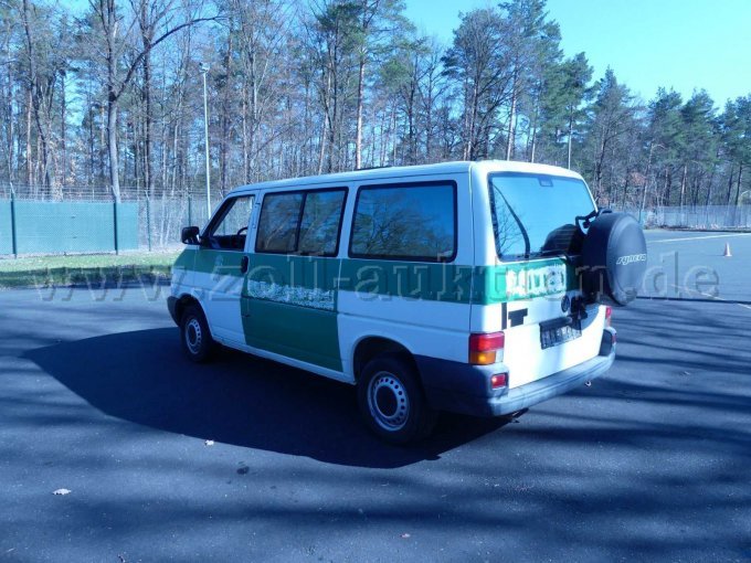 seitlich links hinten