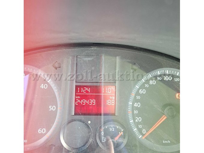 VW Caddy Ansicht Amaturen mit Tacho