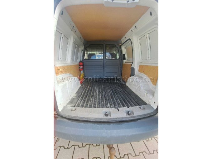 VW Caddy Laderaumansicht durch Heckklappe