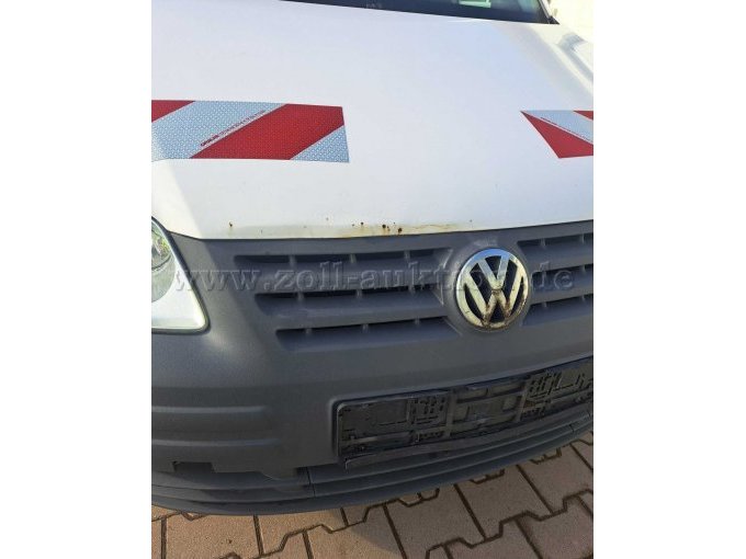 VW Caddy Motorhaube, leichter Rostansatz