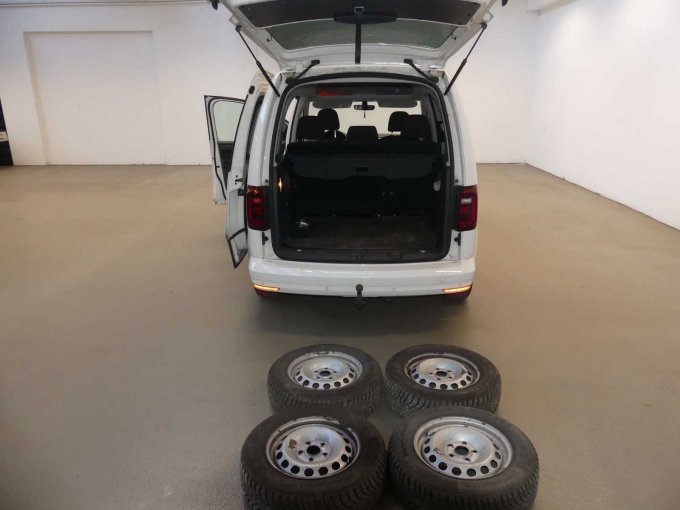 1 Volkswagen Caddy 2.0 TDI BMT Comfortline – foto 6 – kavel bij Zoll-Auktion, Datteln